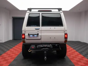 Toyota Land Cruiser J70