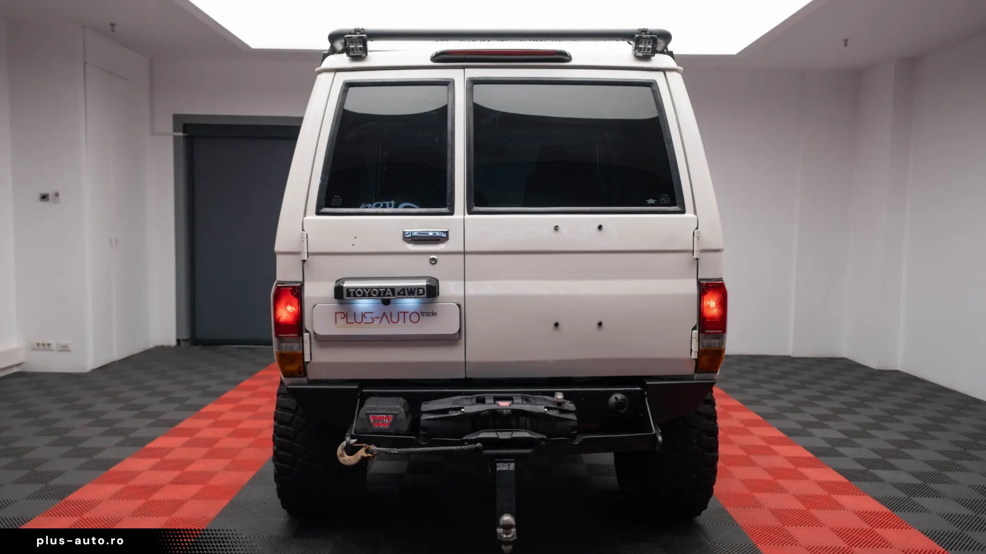 Toyota Land Cruiser J70