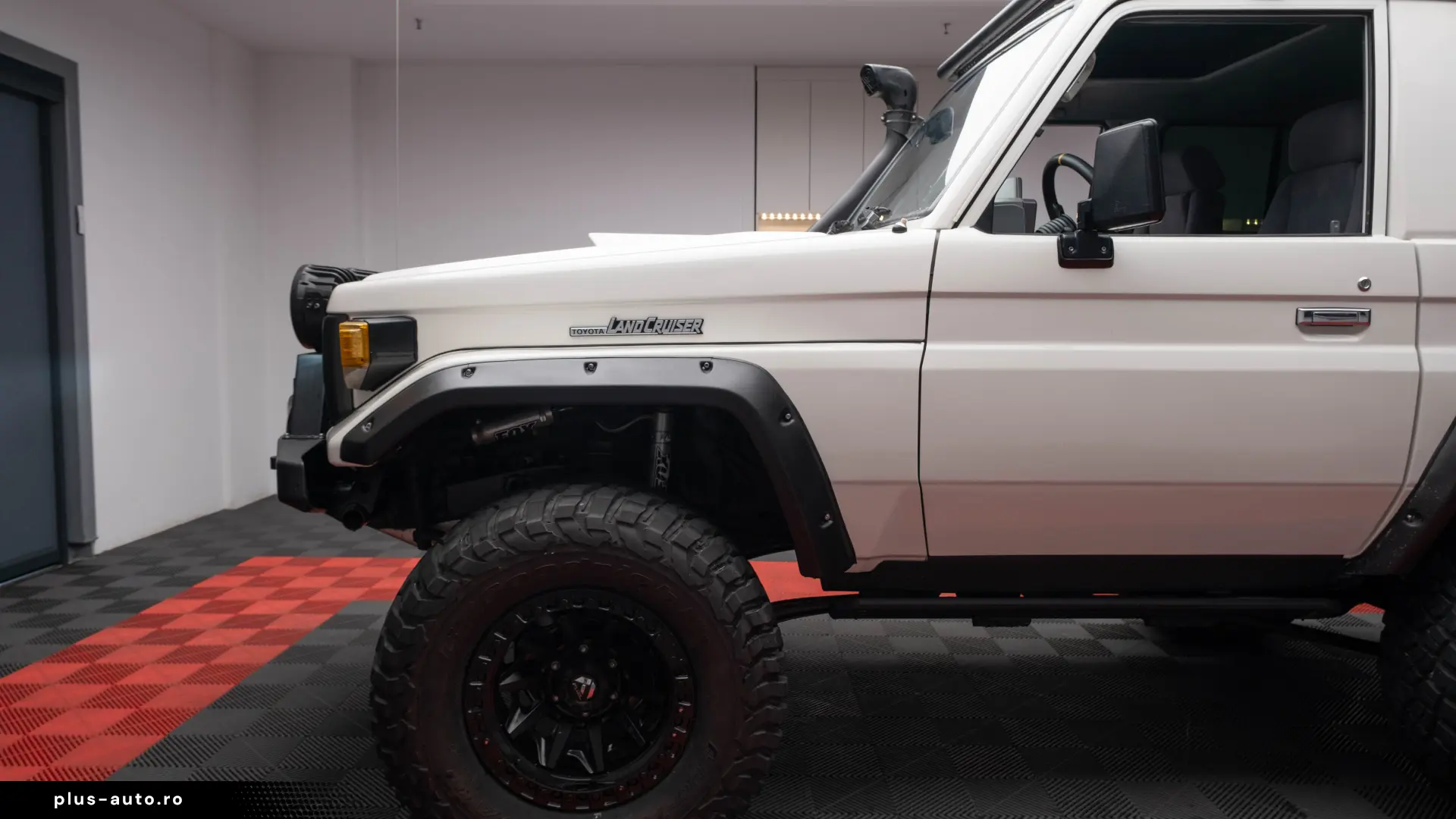 Toyota Land Cruiser J70