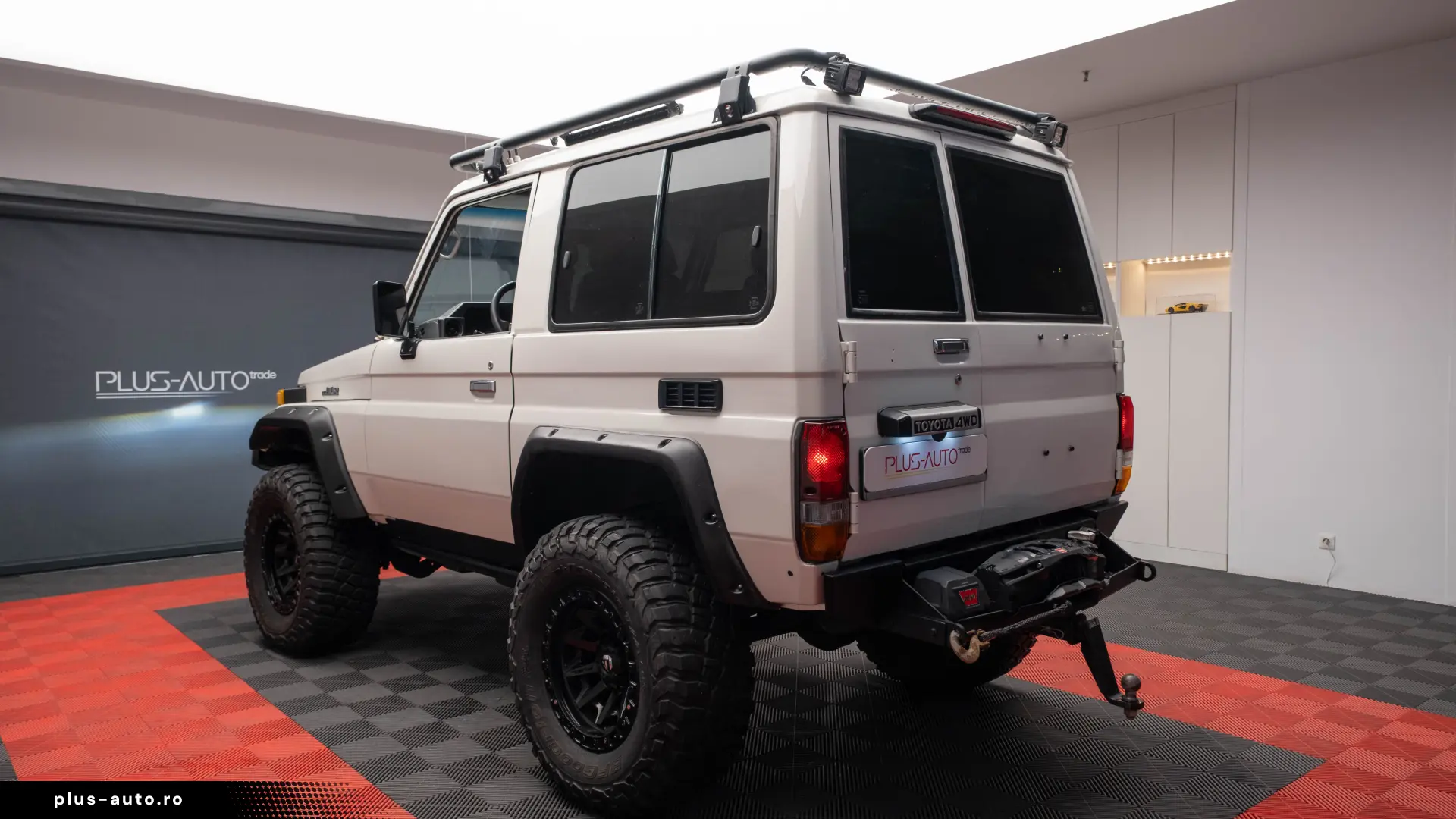 Toyota Land Cruiser J70