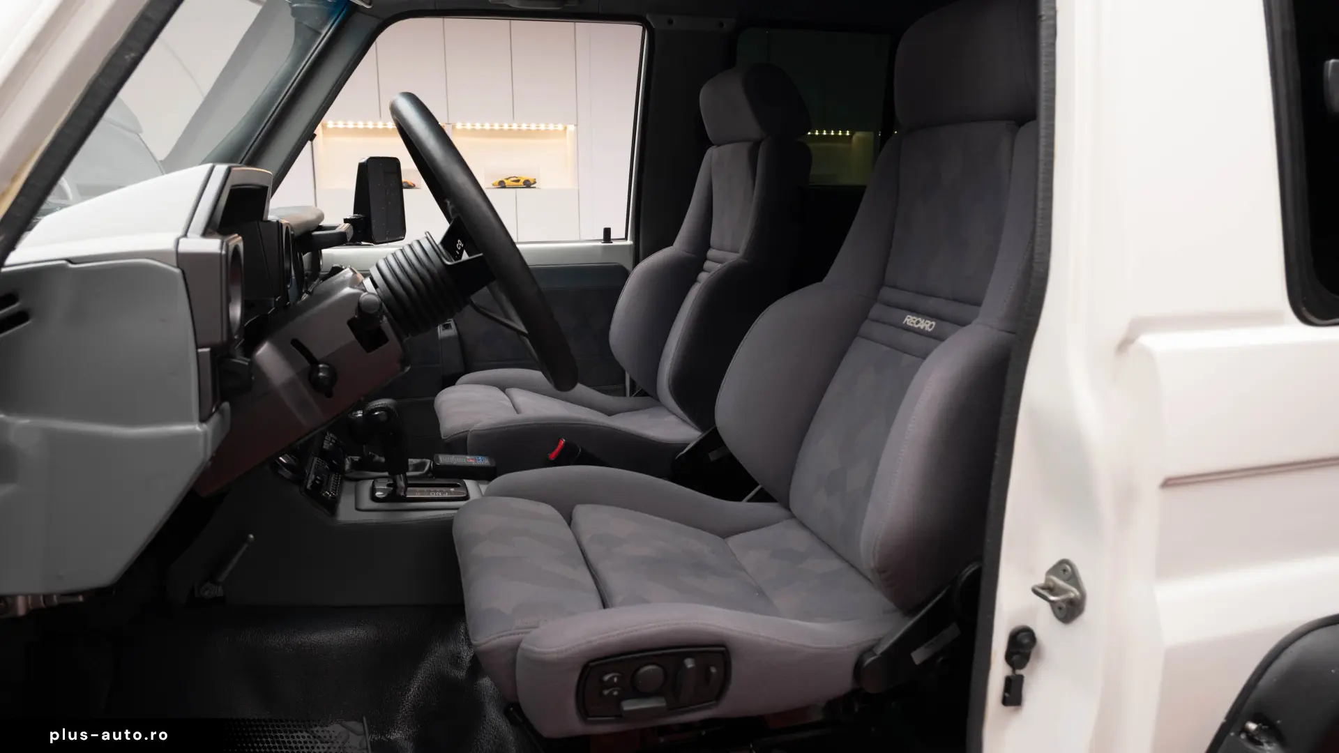 Toyota Land Cruiser J70