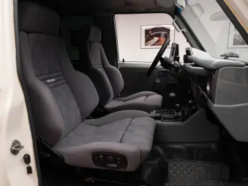Toyota Land Cruiser J70