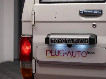 Toyota Land Cruiser J70