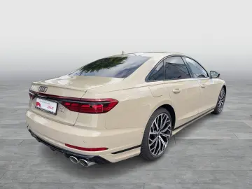 AUDI S8 Individual Black  189UPE Digi Matrix Volllede