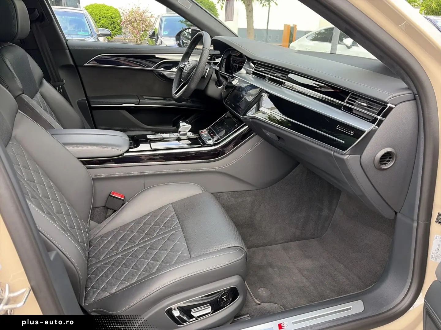 AUDI S8 Individual Black  189UPE Digi Matrix Volllede