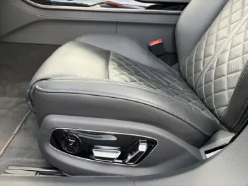 AUDI S8 Individual Black  189UPE Digi Matrix Volllede