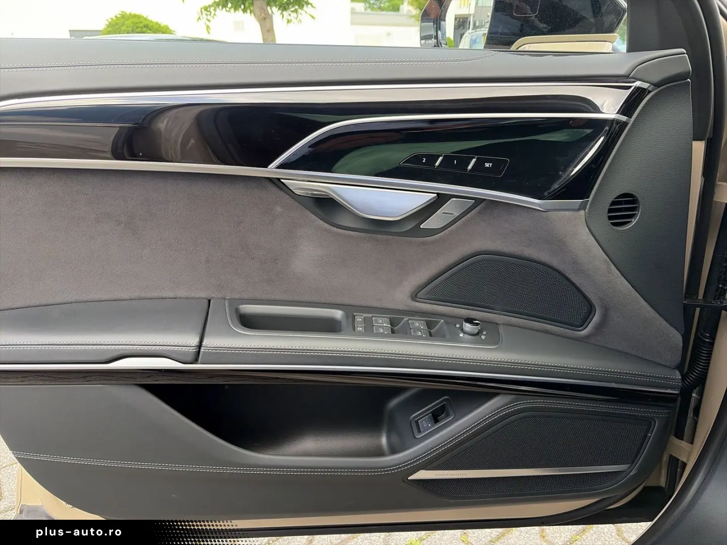 AUDI S8 Individual Black  189UPE Digi Matrix Volllede
