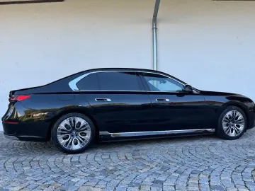 BMW 750e xDrive Pure Excellence
