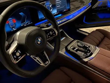BMW 750e xDrive Pure Excellence