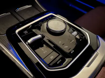 BMW 750e xDrive Pure Excellence