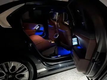 BMW 750e xDrive Pure Excellence