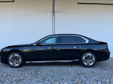 BMW 750e xDrive Pure Excellence