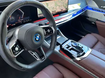 BMW 750e xDrive Pure Excellence