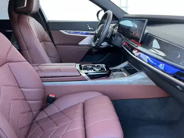 BMW 750e xDrive Pure Excellence