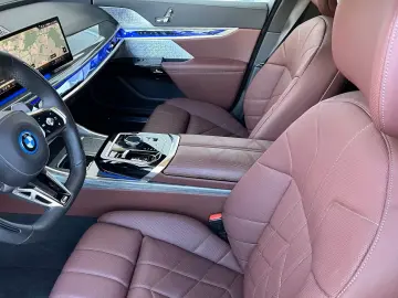 BMW 750e xDrive Pure Excellence