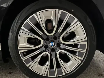 BMW 750e xDrive Pure Excellence