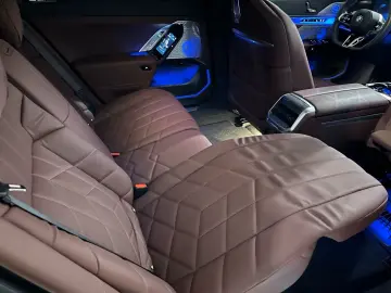 BMW 750e xDrive Pure Excellence