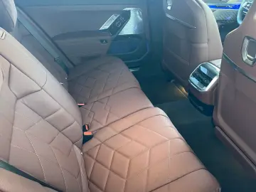 BMW 750e xDrive Pure Excellence