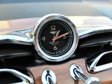 BENTLEY Bentayga 4.0 V8 EWB AZURE FIRST EDITION NAIM