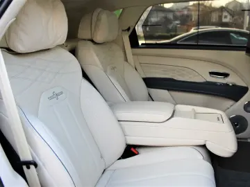 BENTLEY Bentayga 4.0 V8 EWB AZURE FIRST EDITION NAIM