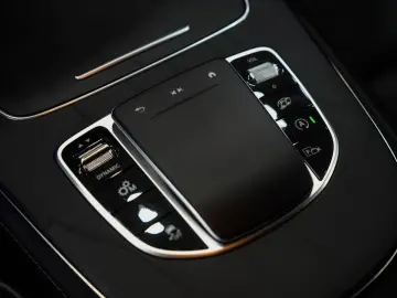 Mercedes-Benz E 63s AMG 4M PERF-EXSHAUST BURM