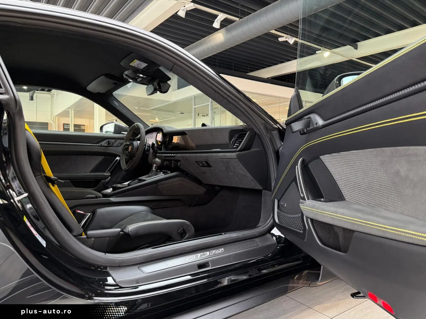PORSCHE 992 GT3 RS  Weissach Clubsport Carbon Lift PPF