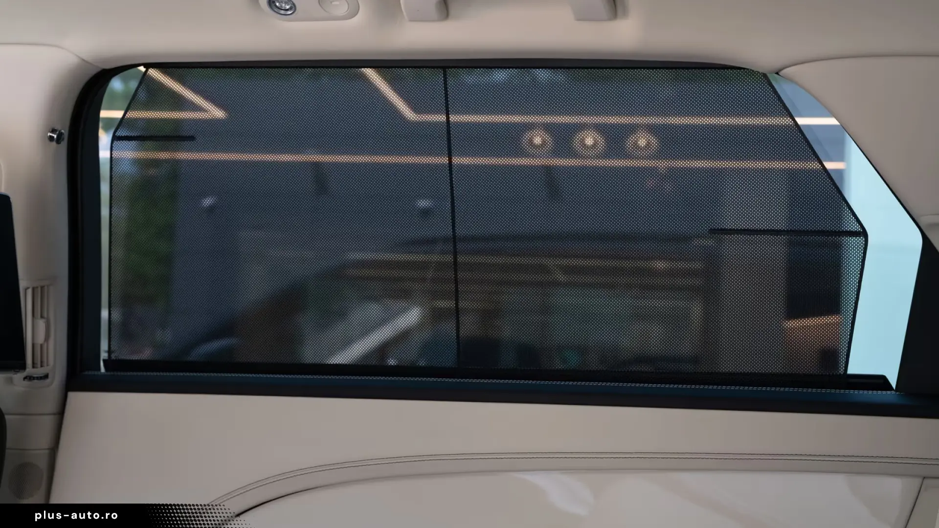 Bentley Bentayga V8 EWB Azure V8  AirlineSeatSpec