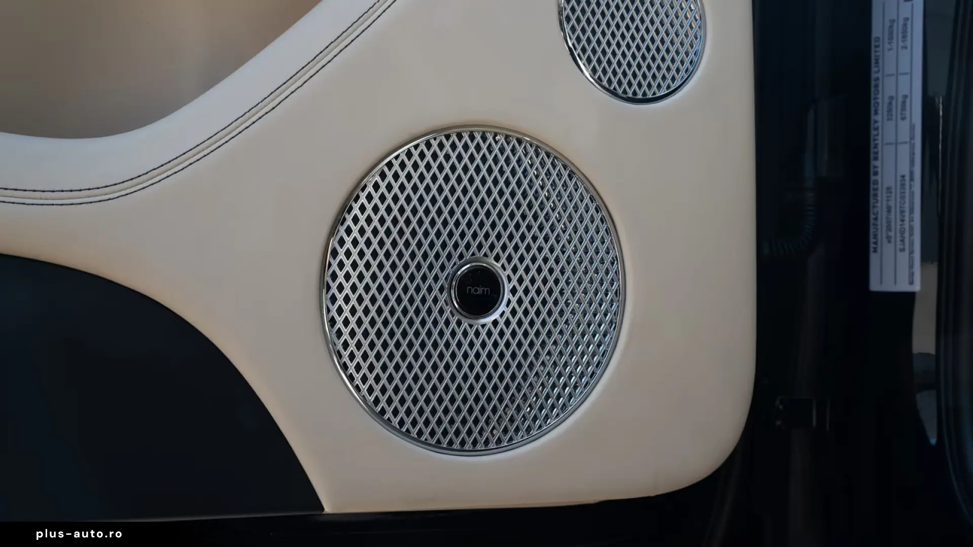 Bentley Bentayga V8 EWB Azure V8  AirlineSeatSpec