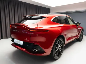 Aston Martin DBX 4.0 V8 BI-TURBO 550CP