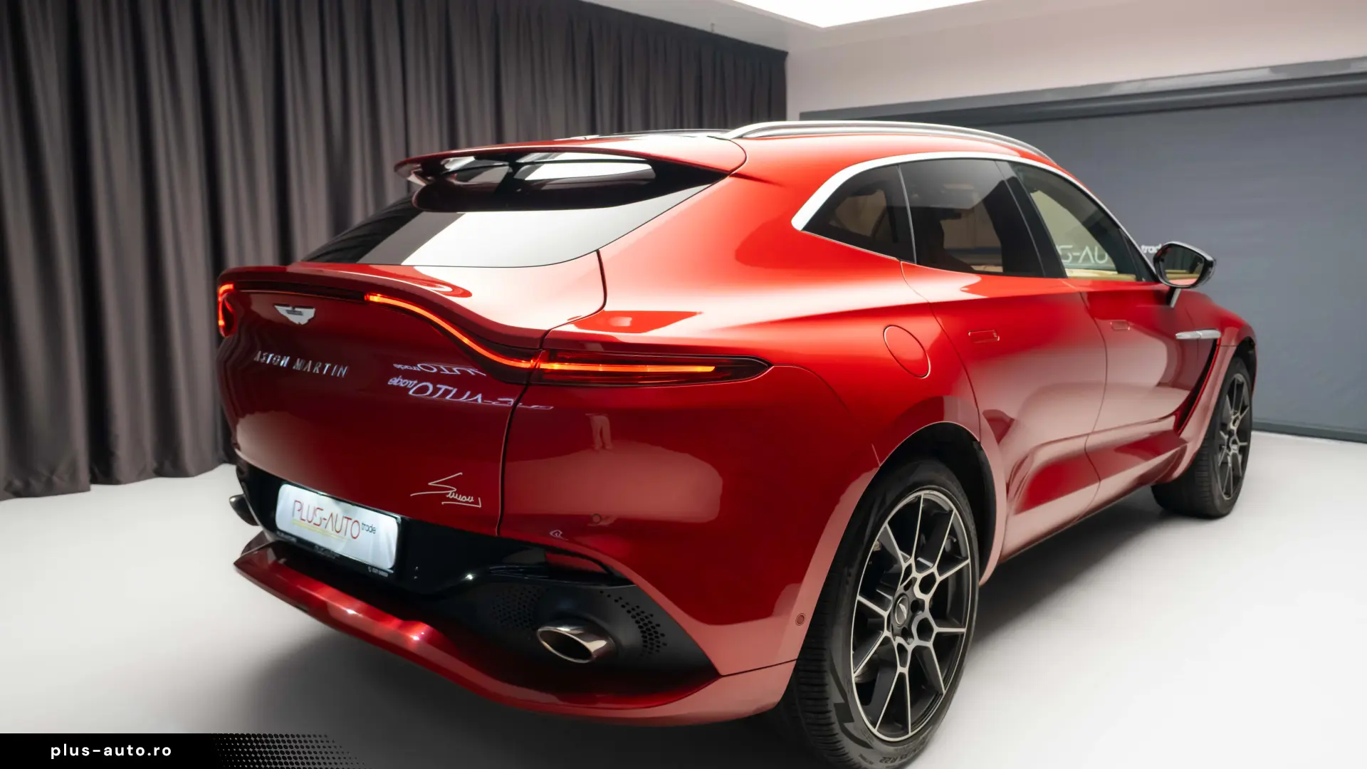 Aston Martin DBX 4.0 V8 BI-TURBO 550CP