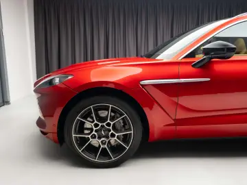 Aston Martin DBX 4.0 V8 BI-TURBO 550CP