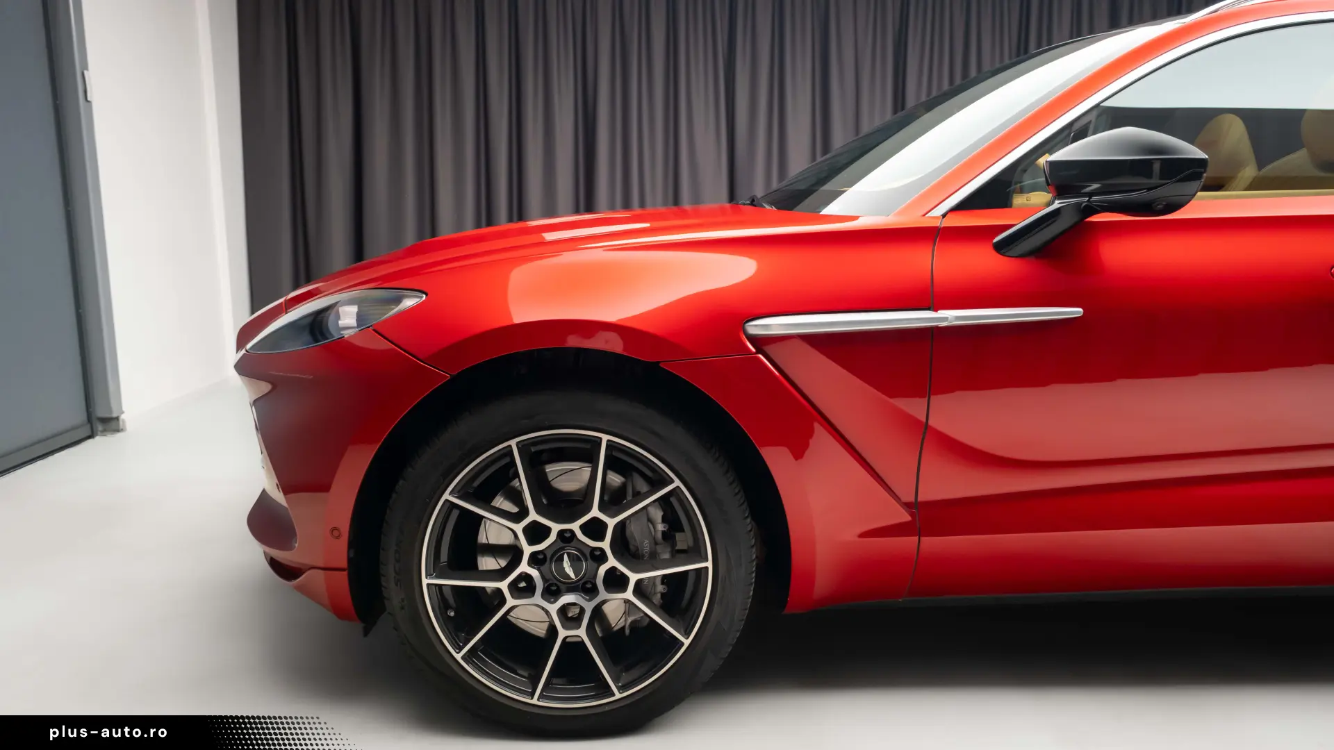 Aston Martin DBX 4.0 V8 BI-TURBO 550CP