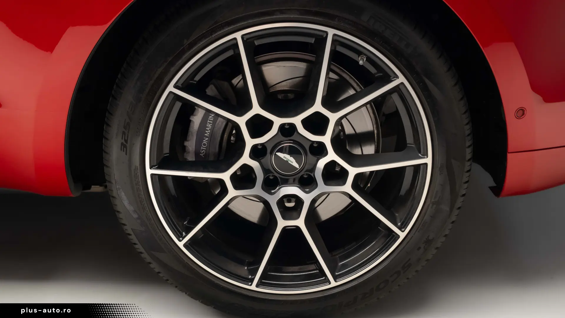 Aston Martin DBX 4.0 V8 BI-TURBO 550CP