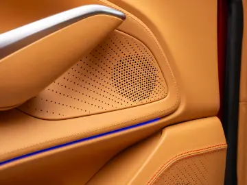 Aston Martin DBX 4.0 V8 BI-TURBO 550CP