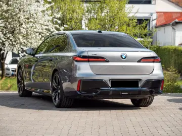 BMW 740d xDrive M Sport Pro Masaj Sky Lounge
