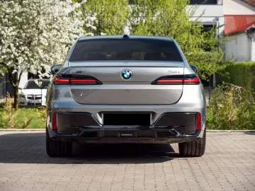 BMW 740d xDrive M Sport Pro Masaj Sky Lounge