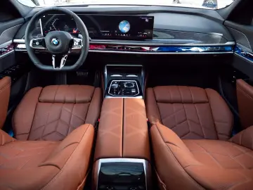 BMW 740d xDrive M Sport Pro Masaj Sky Lounge