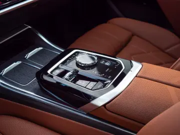 BMW 740d xDrive M Sport Pro Masaj Sky Lounge