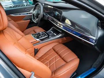 BMW 740d xDrive M Sport Pro Masaj Sky Lounge
