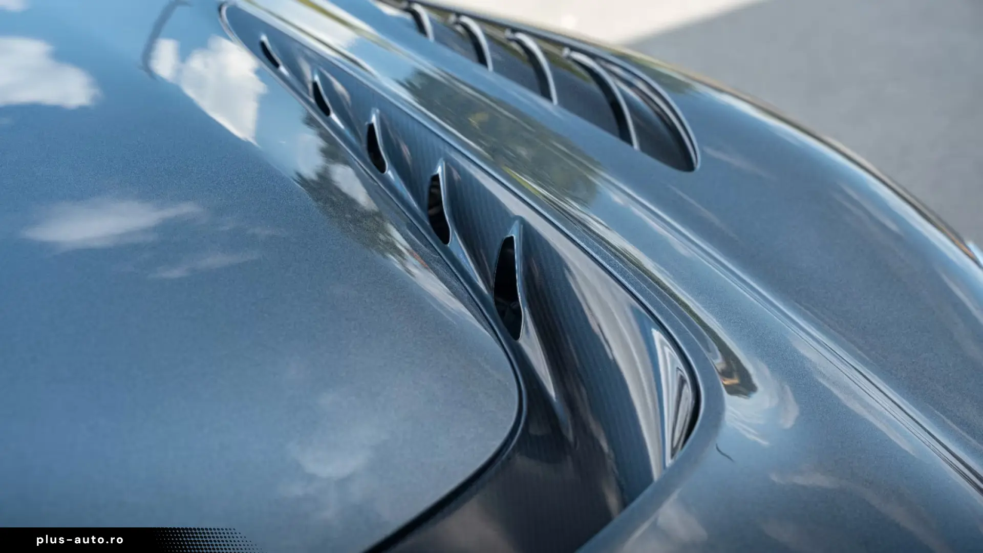 Aston Martin DBS Volante 770 Ultimate 1 of 199 Carbon