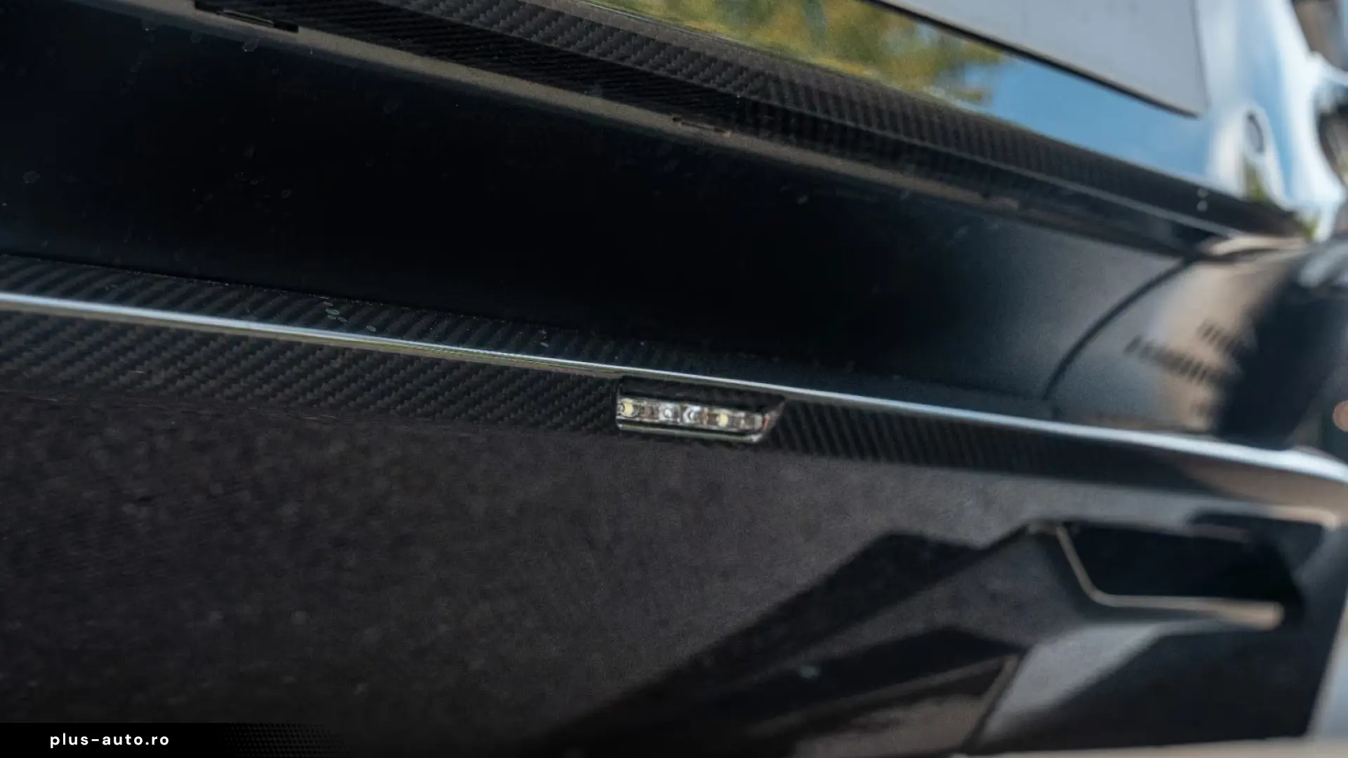 Aston Martin DBS Volante 770 Ultimate 1 of 199 Carbon