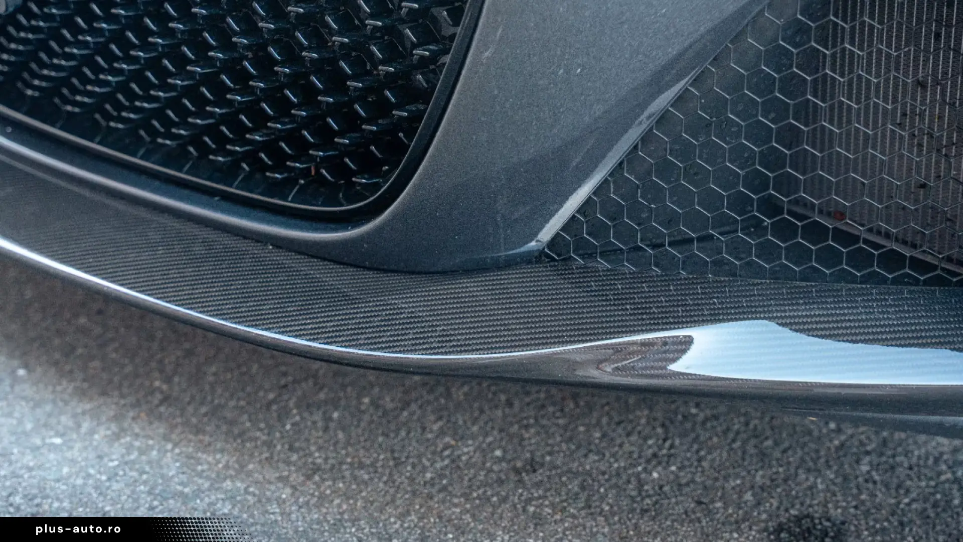 Aston Martin DBS Volante 770 Ultimate 1 of 199 Carbon