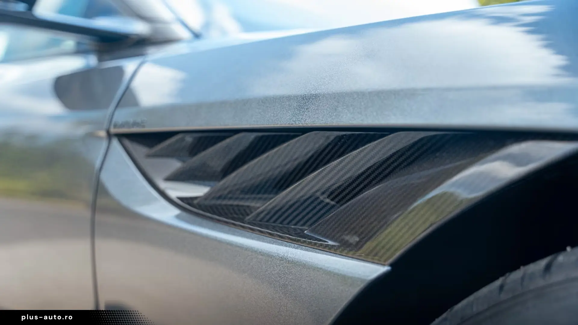 Aston Martin DBS Volante 770 Ultimate 1 of 199 Carbon