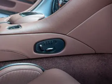 Aston Martin DBS Volante 770 Ultimate 1 of 199 Carbon