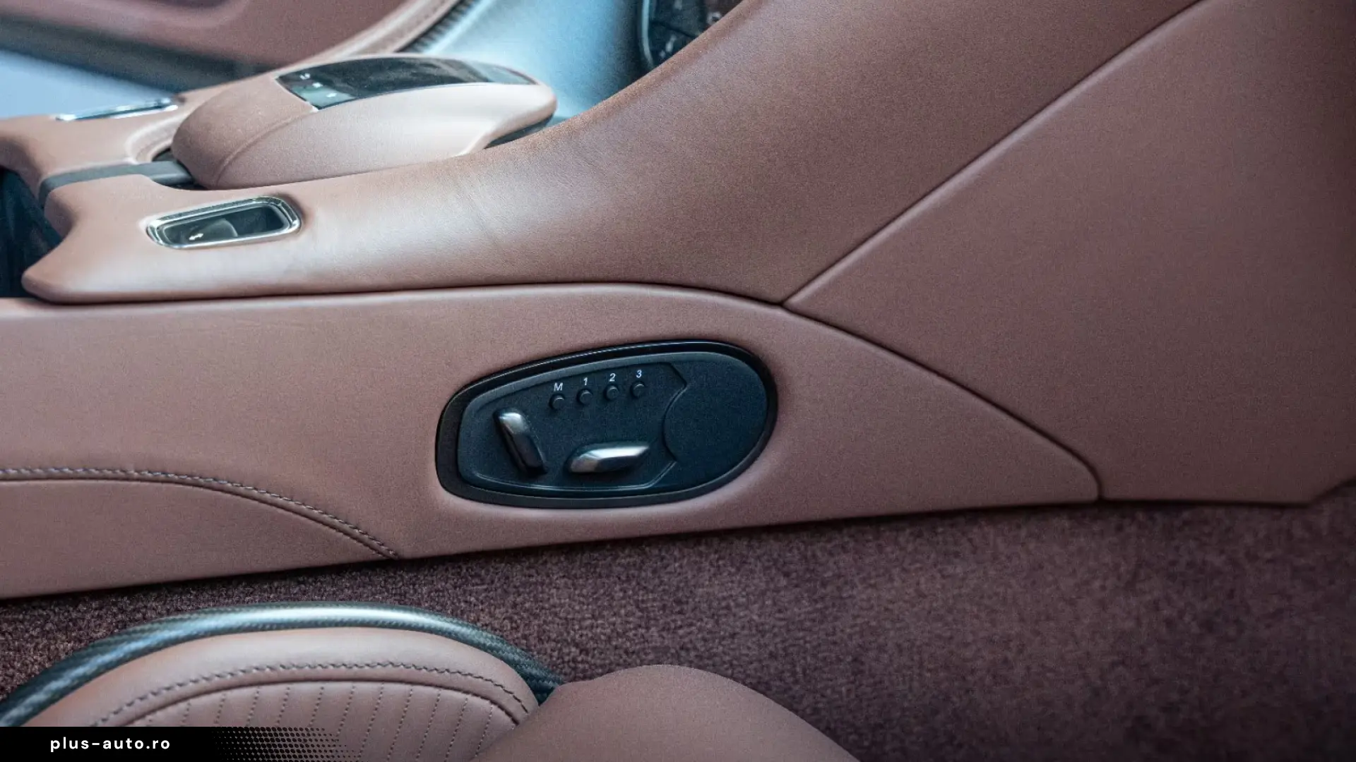 Aston Martin DBS Volante 770 Ultimate 1 of 199 Carbon