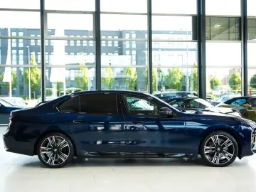 BMW 740d xDrive M Sport Pro Sky Lounge