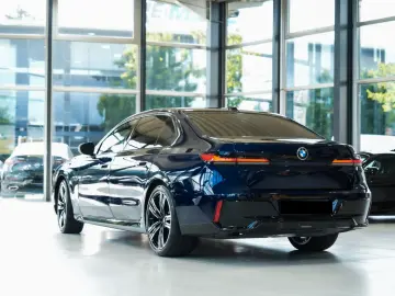BMW 740d xDrive M Sport Pro Sky Lounge
