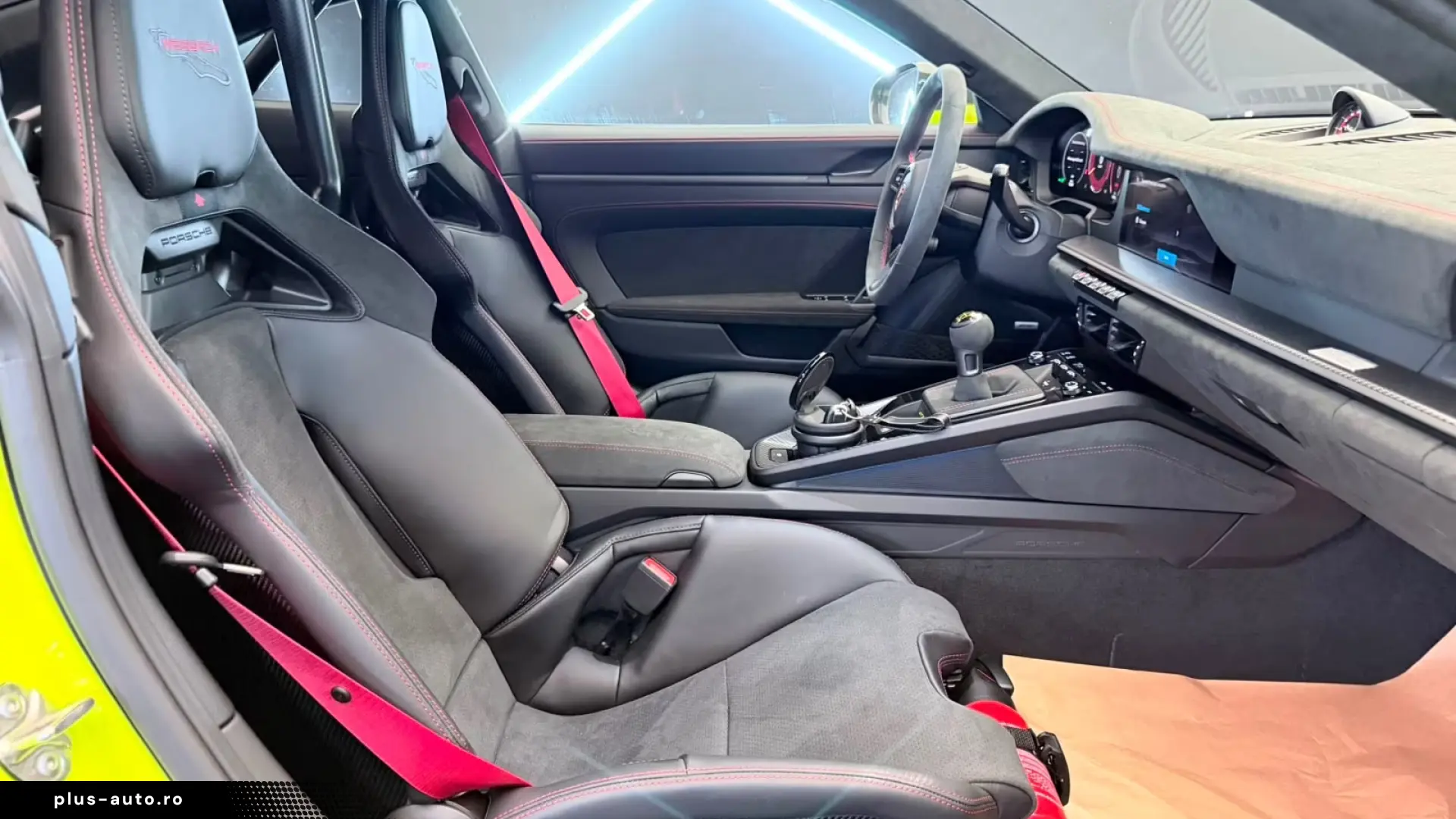 Porsche 992 GT3- PTS- Weissach- Ceramic- Manual gearbox