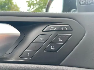 BMW X6 xDrive40i M Sport    AHK Sky Lounge H&K HUD