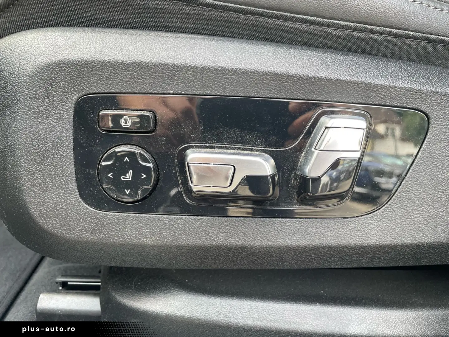 BMW X6 xDrive40i M Sport    AHK Sky Lounge H&K HUD